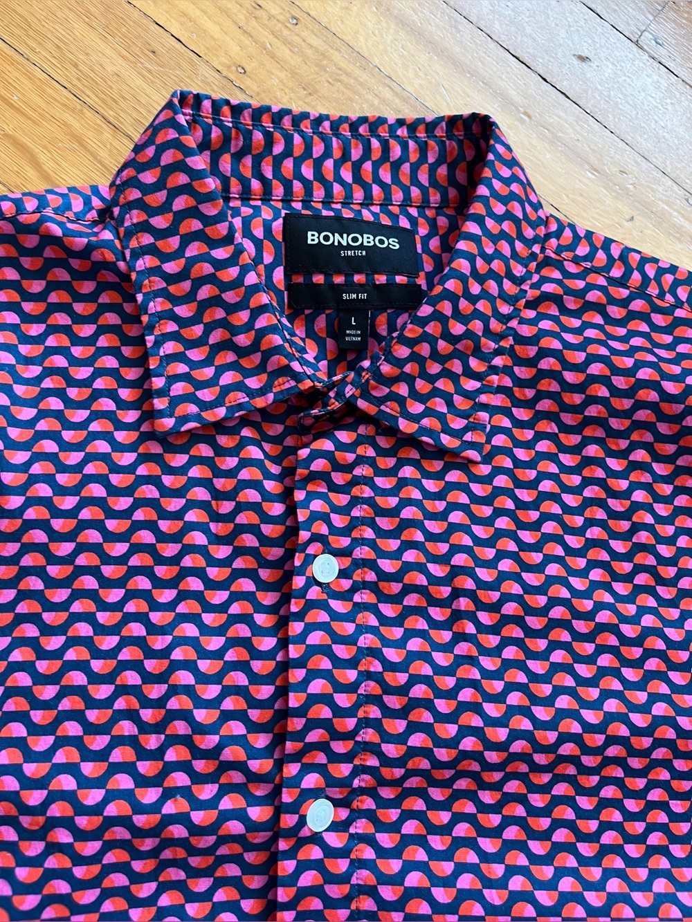 Bonobos fun geometric short sleeve button down camp shirt pink navy L slim fit